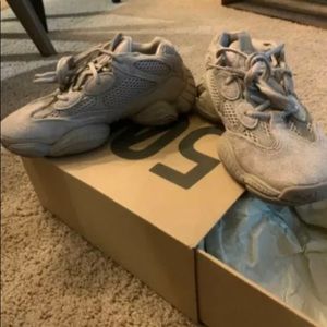 Yeezy 500 in light taupe